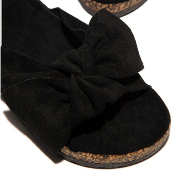 Black Bow🎀 New Arrivals - Picture 4 of 5